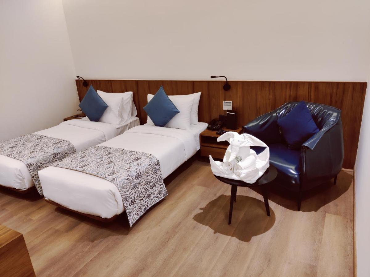 Hotel The Fern Residency, Jāmnagar Zewnętrze zdjęcie