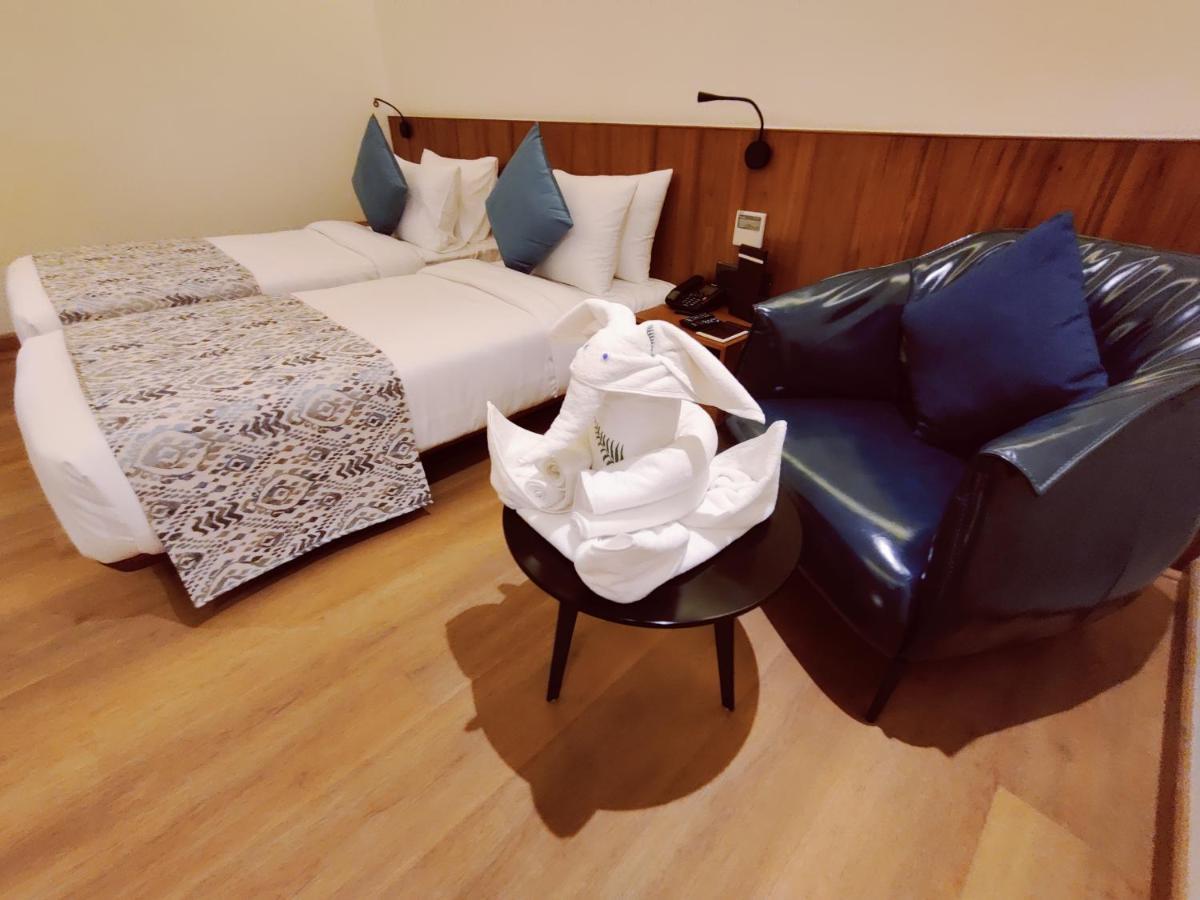 Hotel The Fern Residency, Jāmnagar Zewnętrze zdjęcie