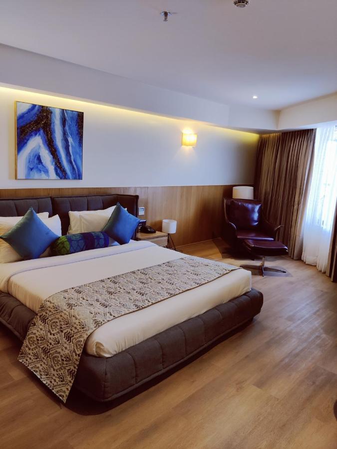 Hotel The Fern Residency, Jāmnagar Zewnętrze zdjęcie