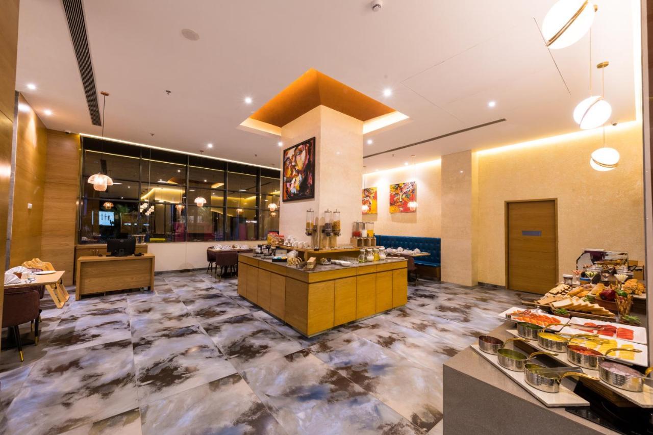 Hotel The Fern Residency, Jāmnagar Zewnętrze zdjęcie